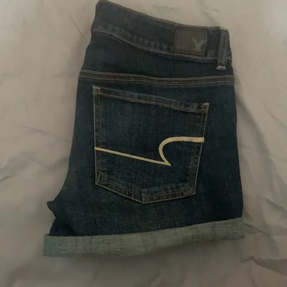 American Eagle - Super Stretch Midi Short - Size 6 - Picture 2 of 4